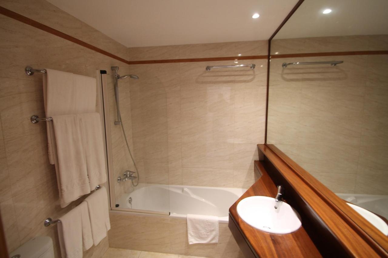Apartaments Talayot Кала-эн-Бланес Экстерьер фото
