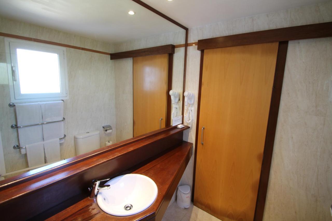 Apartaments Talayot Кала-эн-Бланес Экстерьер фото